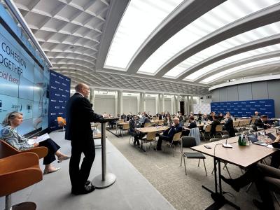 The European Investment Bank (EIB), the European Commission (EC), and national stakeholders gathered in Warsaw for a two-day special event co-hosted by the Polish Ministry of Development Funds and Regional Policy, marking the 20 years celebration of JASPERS.
The event brought together over 90 participants to reflect on JASPERS’ achievements and explore how advisory services can continue to support EU priorities in a changing world.