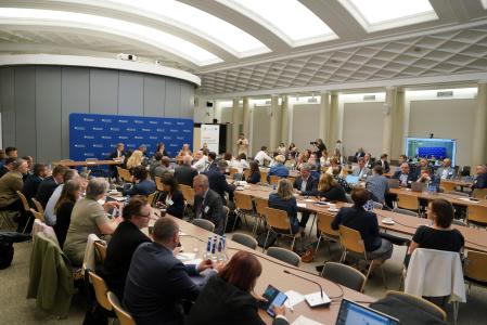 The European Investment Bank (EIB), the European Commission (EC), and national stakeholders gathered in Warsaw for a two-day special event co-hosted by the Polish Ministry of Development Funds and Regional Policy, marking the 20 years celebration of JASPERS.
The event brought together over 90 participants to reflect on JASPERS’ achievements and explore how advisory services can continue to support EU priorities in a changing world.