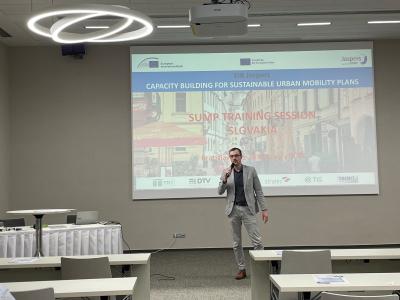 Held on 25-26 of January 2026, the Sustainable Urban Mobility Plan (SUMP) training in Bratislava, Slovakia, was a unique capacity building opportunity for 32 committed urban transport specialists.
The event included a total of 9 training modules (3 core and 6 electives) on SUMP-related topics that provided a detailed overview of the challenges and best practices in establishing SUMPs.